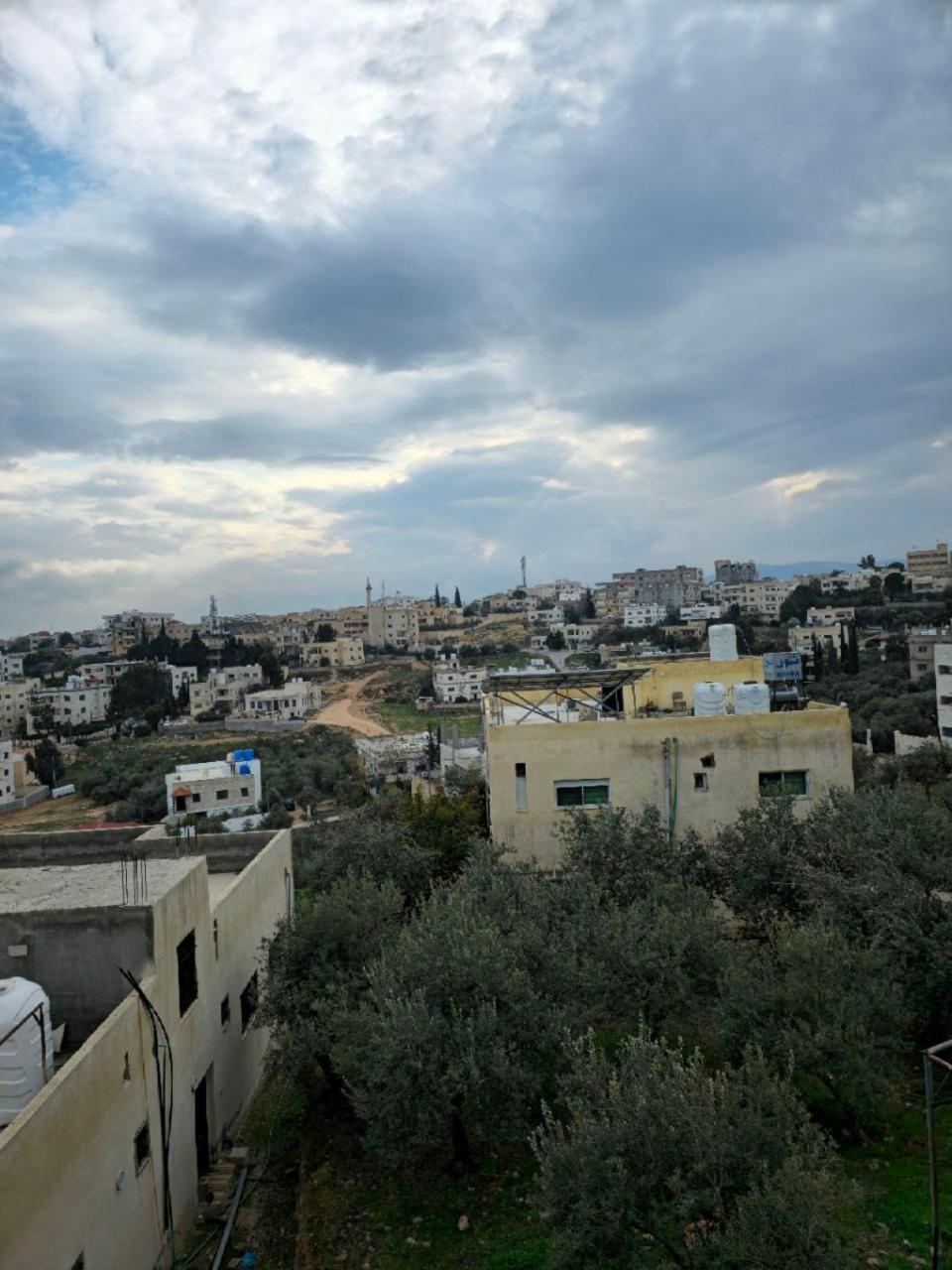Furnished Apartment For Rent In Jarash شقة مفروشة للإيجار في جرش Екстериор снимка